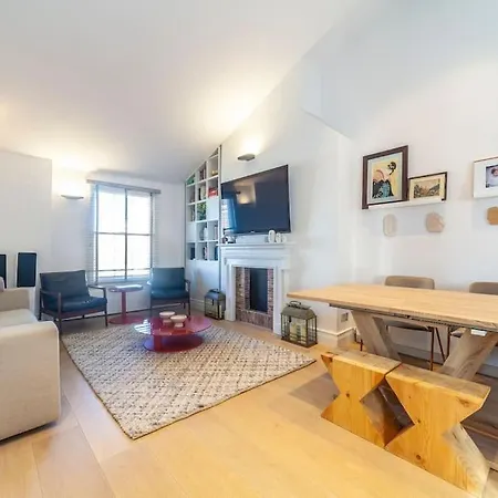 Lovely 2 Bedroom Flat In The Heart Of Chelsea